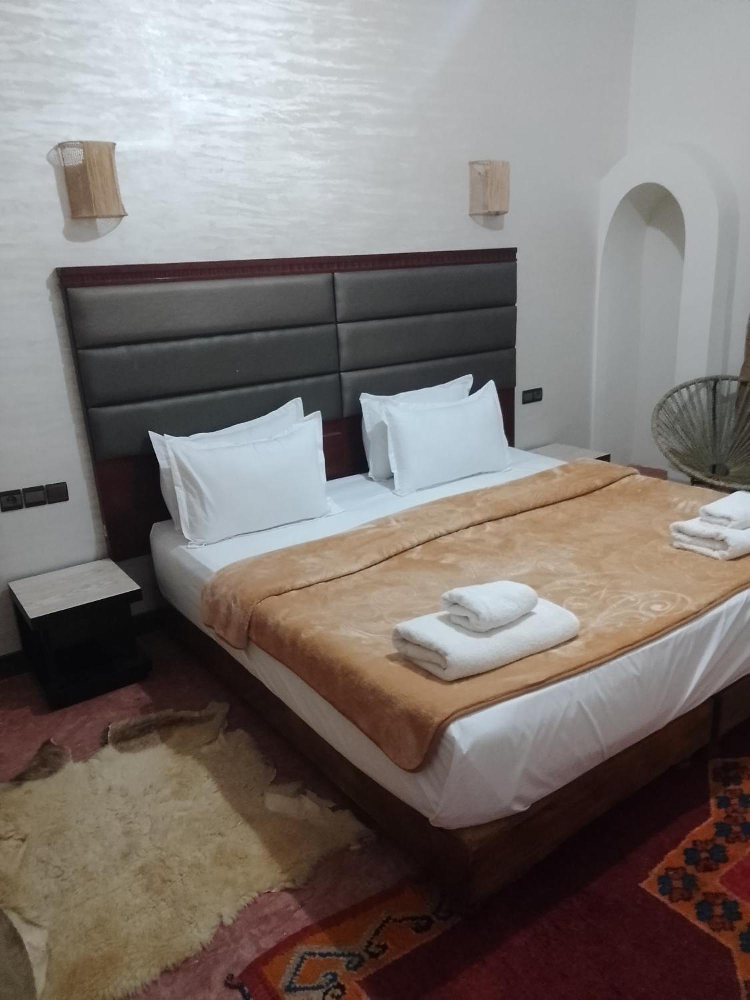 Kasbah Dar Bahnini Hostel Skoura Exterior photo